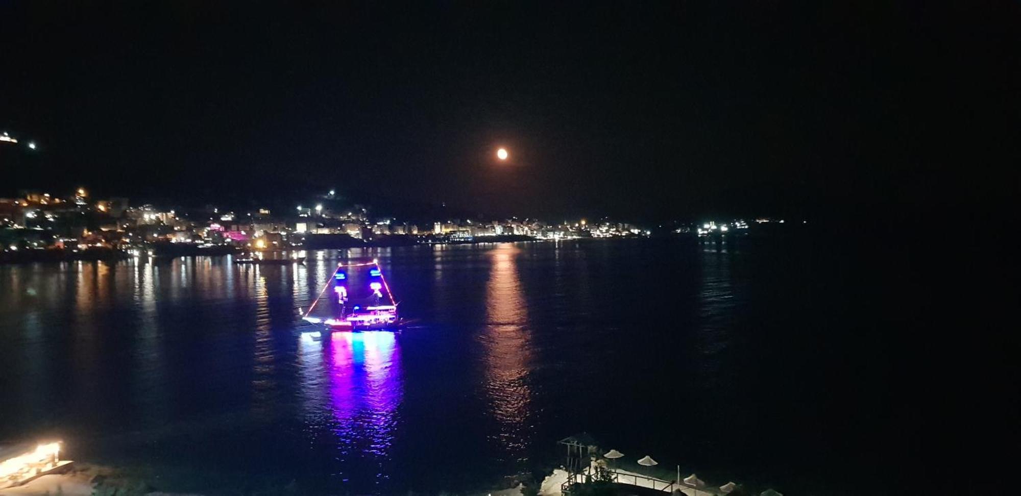 Limani Luxury Apartments Beachfront ซารานเดอ ห้อง รูปภาพ